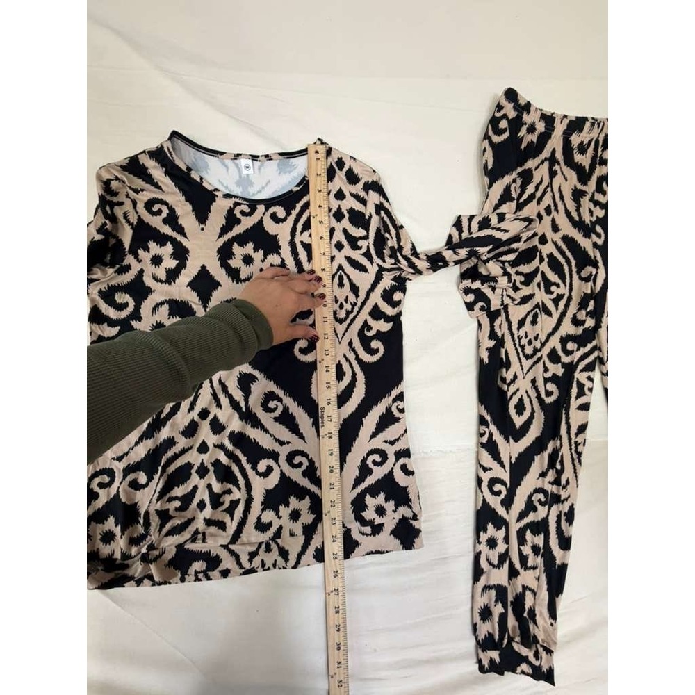 Neutral Baroque Print Lounge Set | Matching Long‎ Sleeve Top & Jogger Pants